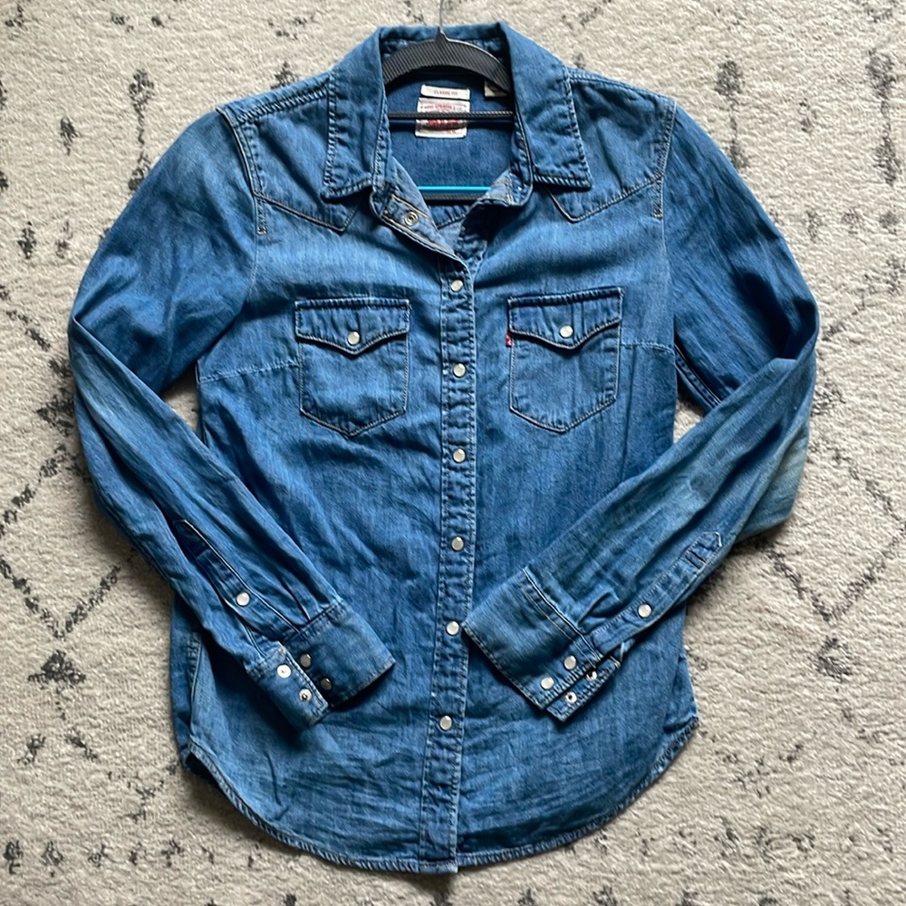 XS Women’s Levi Denim
